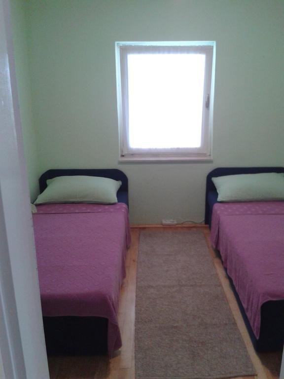 Apartmani Mira Vir Eksteriør billede
