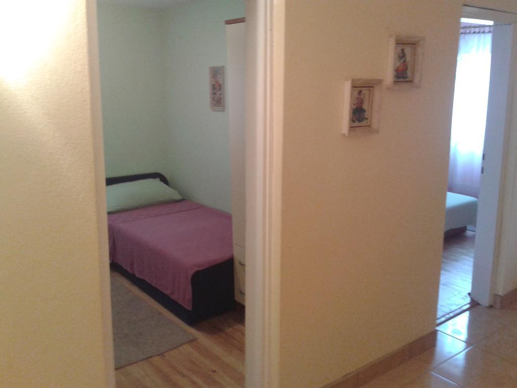 Apartmani Mira Vir Eksteriør billede